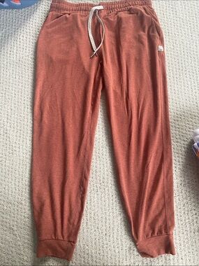 Vuori Joggers, size small